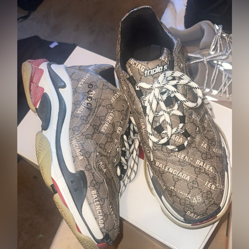 Gucci bxlenciaga sz 45 850 clean as they get 100% authentic